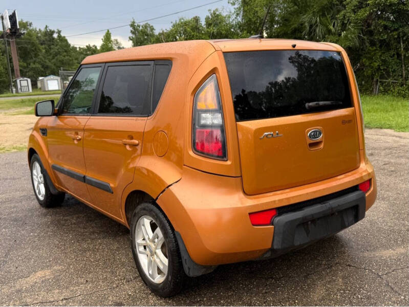 2011 Kia Soul +