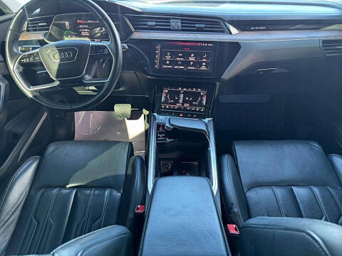 2019 Audi e-tron quattro Prestige