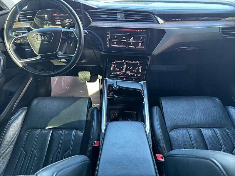 2019 Audi e-tron quattro Prestige