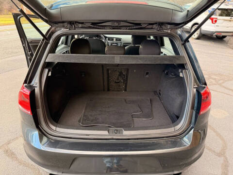 2017 Volkswagen Golf GTI S