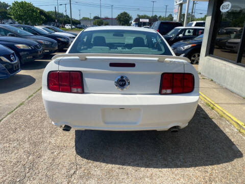2006 Ford Mustang GT Deluxe