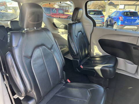 2020 Chrysler Pacifica Touring L