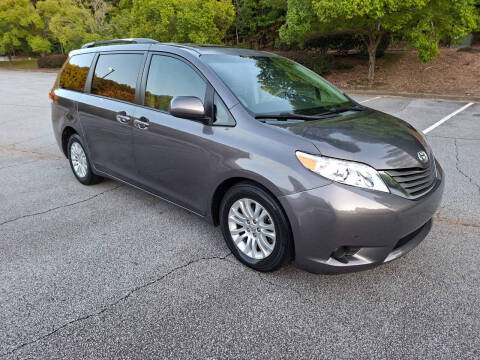 2013 Toyota Sienna XLE 8-Passenger