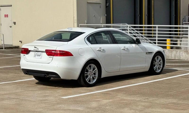 2017 Jaguar XE 25t Premium