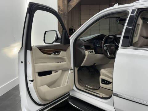 2017 Cadillac Escalade Luxury