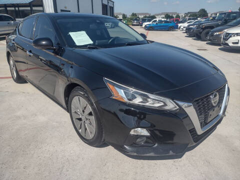 2019 Nissan Altima for sale at JAVY AUTO SALES in Houston TX