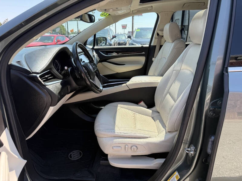 2023 Buick Enclave Essence