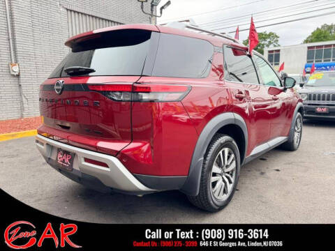 2022 Nissan Pathfinder SL