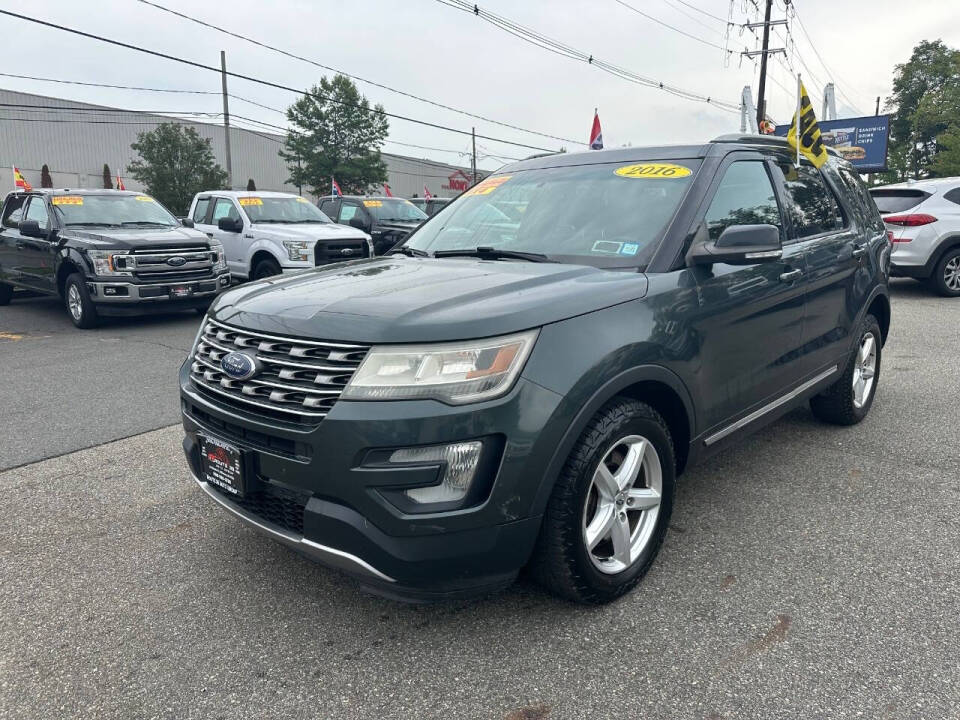 2016 Ford Explorer XLT's photo