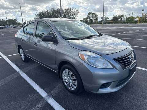 2014 Nissan Versa 1.6 S Plus