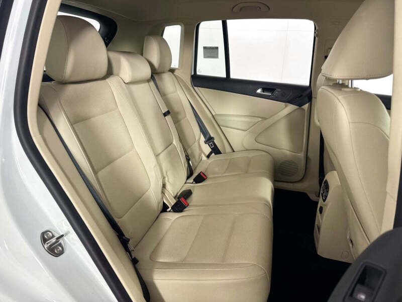 2017 Volkswagen Tiguan 2.0T Limited S 4Motion