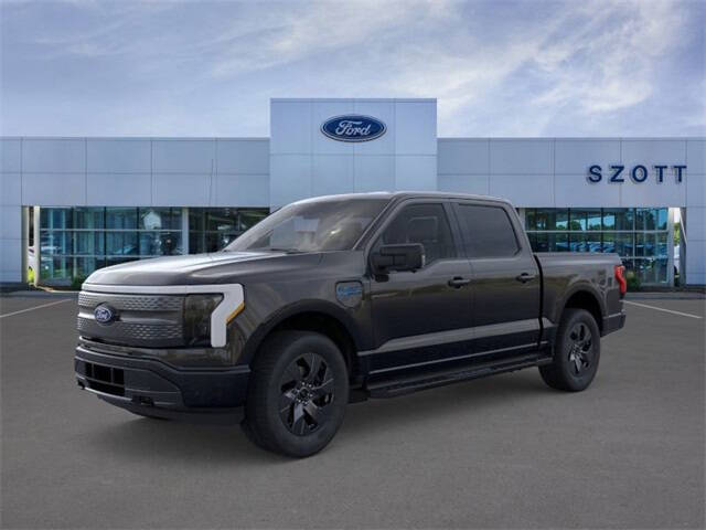 2025 Ford F-150 Lightning Flash's photo