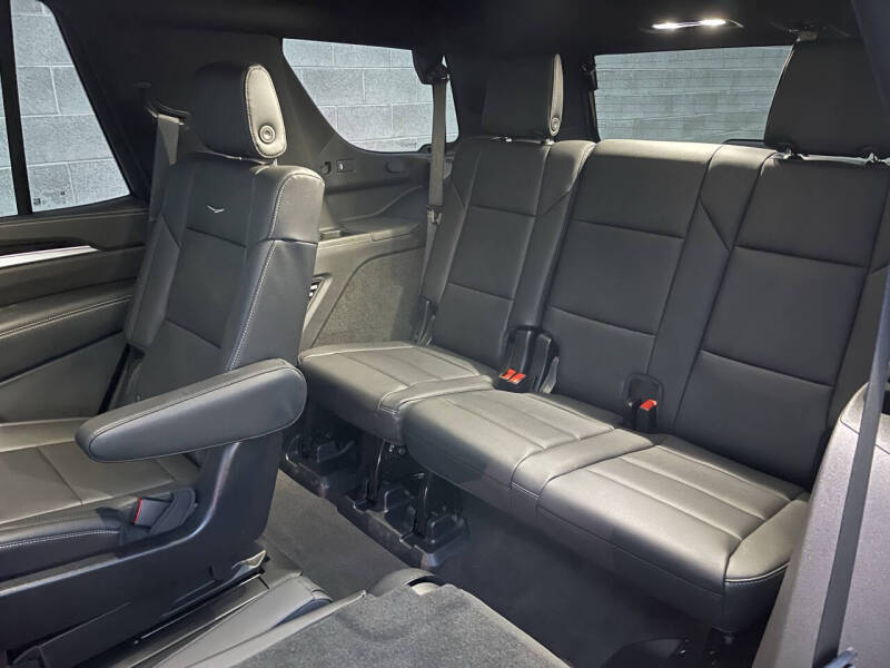 2025 Cadillac Escalade Luxury