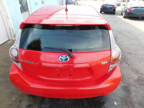 2014 Toyota Prius c