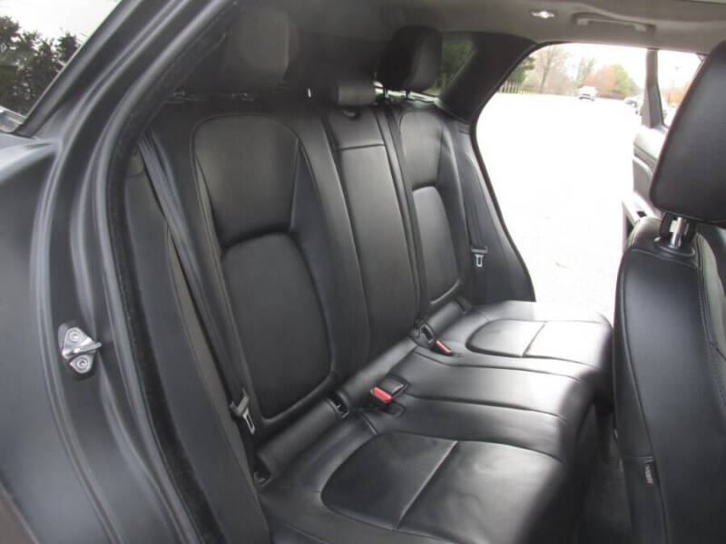 2019 Jaguar F-PACE 25t Premium