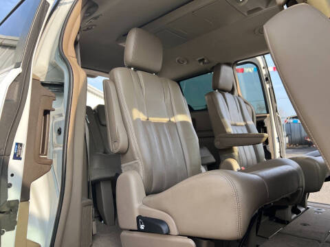 2014 Chrysler Town and Country Touring