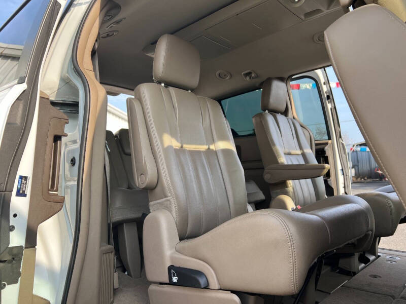 2014 Chrysler Town and Country Touring