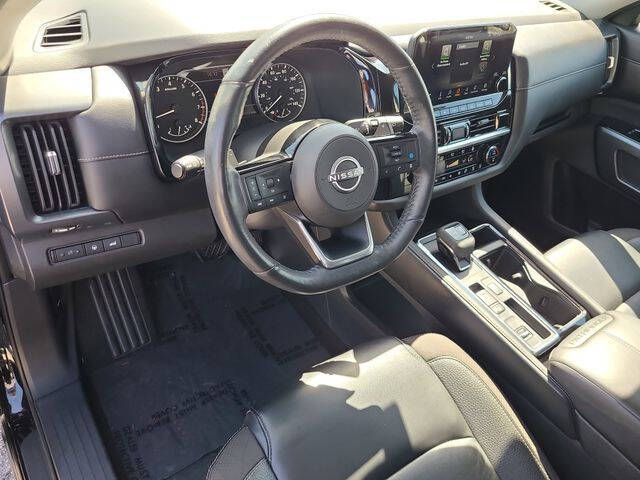 2024 Nissan Pathfinder SL