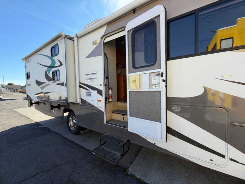 2008 Workhorse W22