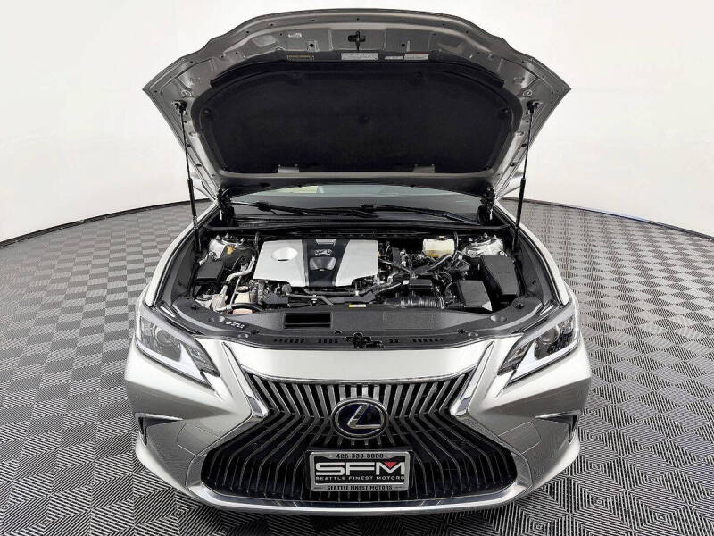 2019 Lexus ES 300h
