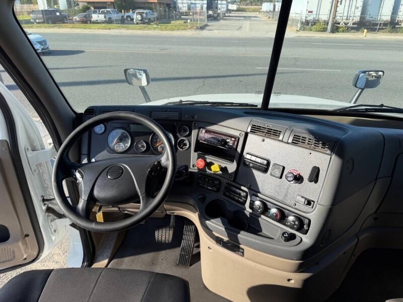 2020 Freightliner Cascadia