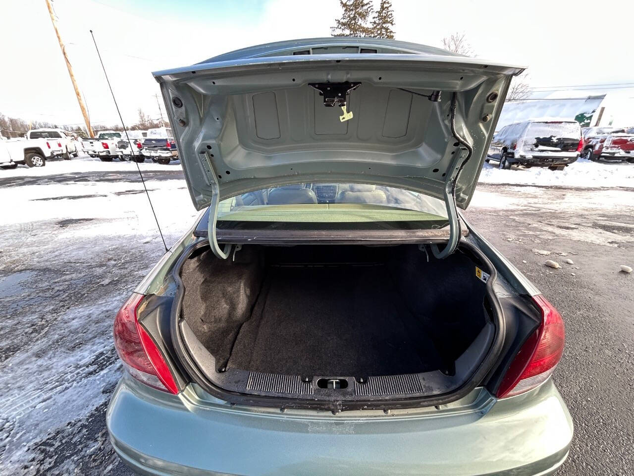 2005 Ford Taurus for sale at Upstate Auto Gallery in Westmoreland, NY