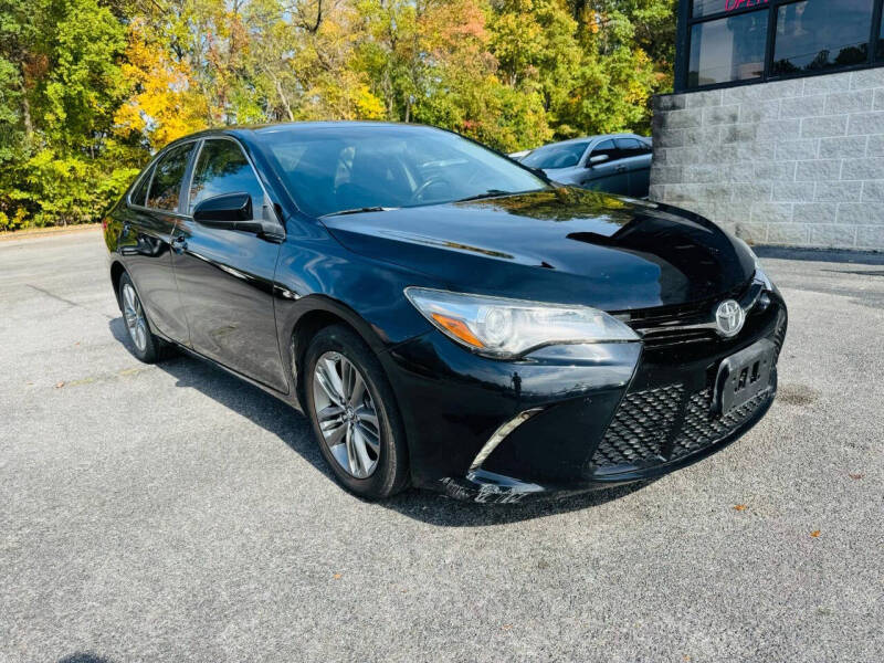 2017 Toyota Camry SE photo 3