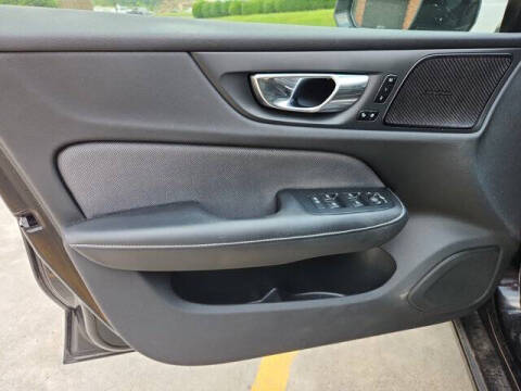 2022 Volvo S60 B5 R-Design