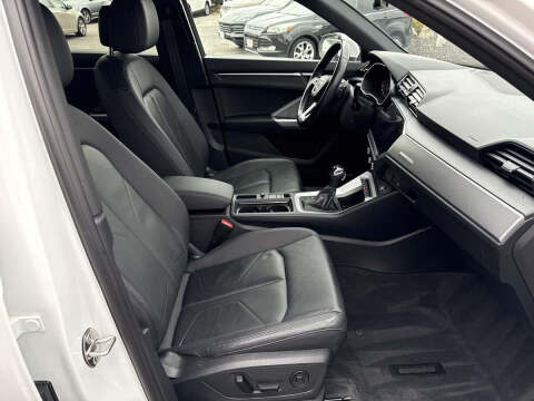 2022 Audi Q3 quattro S line Premium 45 TFSI