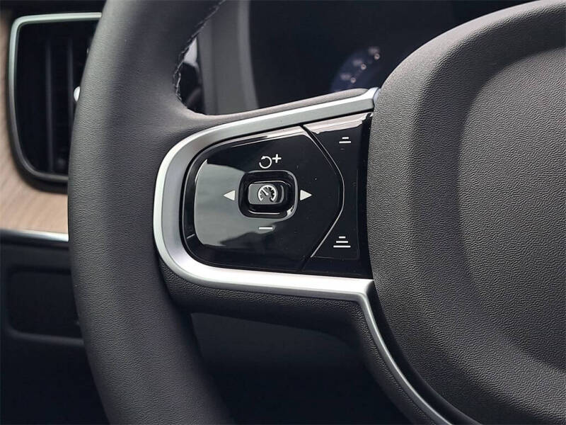 2026 Volvo XC60 T8 Plus