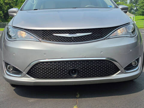 2017 Chrysler Pacifica Touring-L Plus