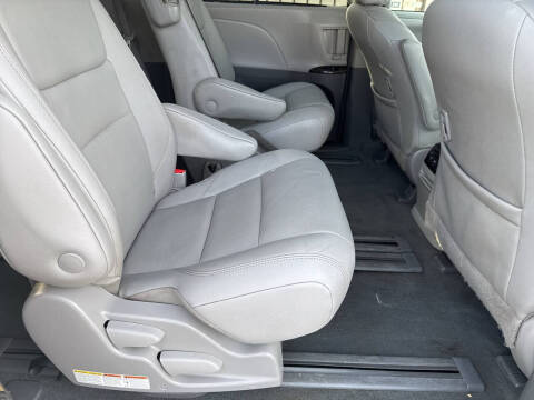 2019 Toyota Sienna XLE 8-Passenger