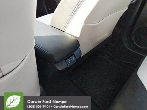 2019 Toyota Prius XLE AWD-e