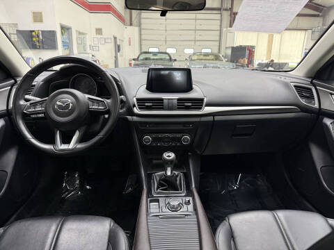 2018 Mazda MAZDA3 Touring