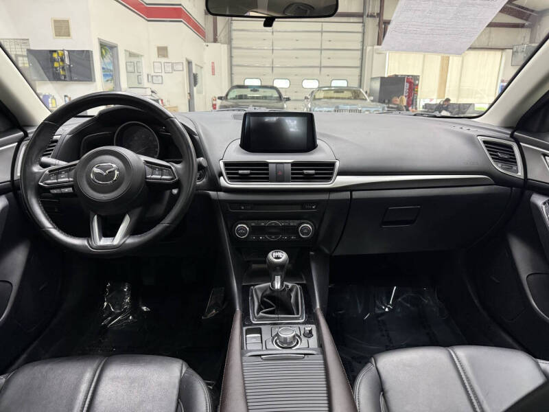 2018 Mazda MAZDA3 Touring