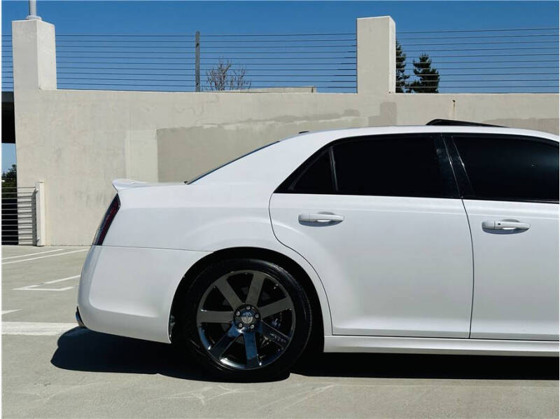 2014 Chrysler 300 SRT8