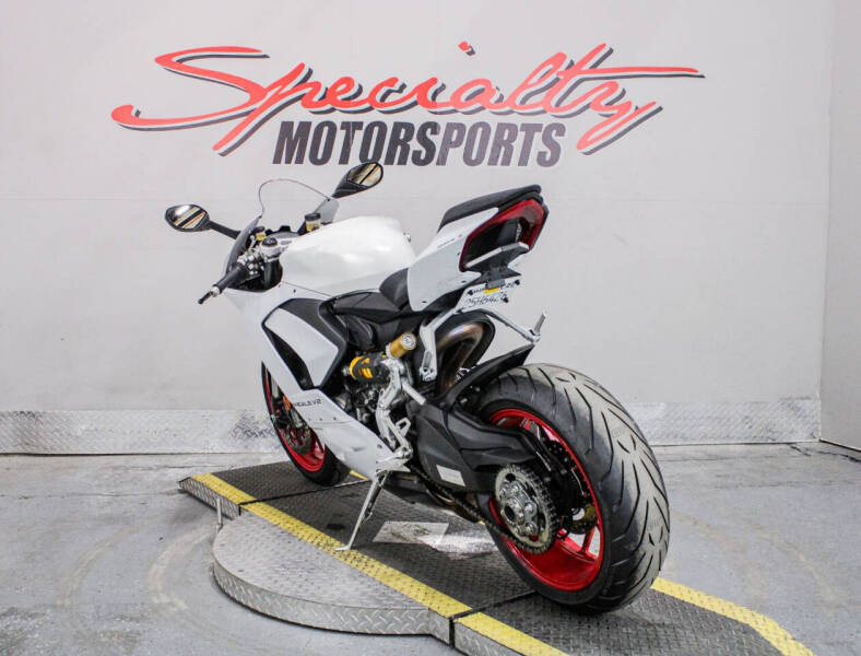 2021 Ducati Panigale V2