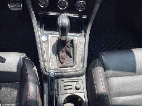 2016 Volkswagen Golf GTI SE