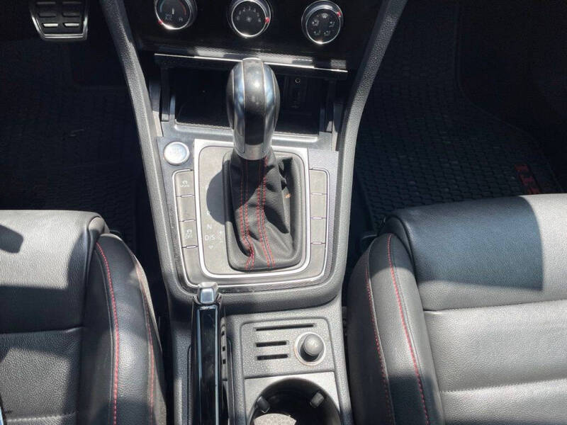 2016 Volkswagen Golf GTI SE