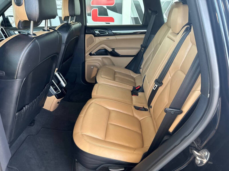 2016 Porsche Cayenne S