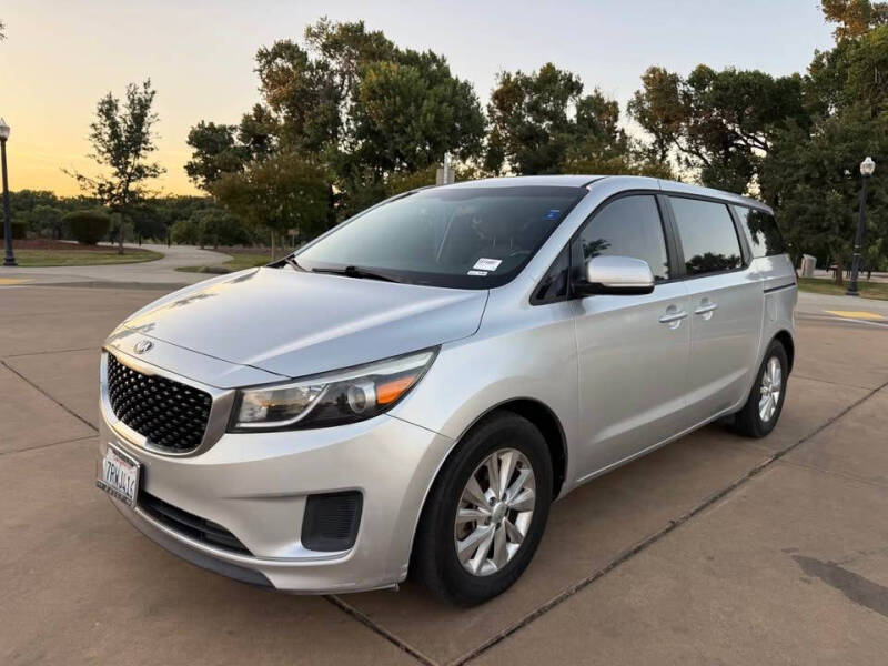 2016 Kia Sedona L's photo