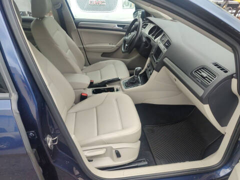 2016 Volkswagen Golf TSI SE