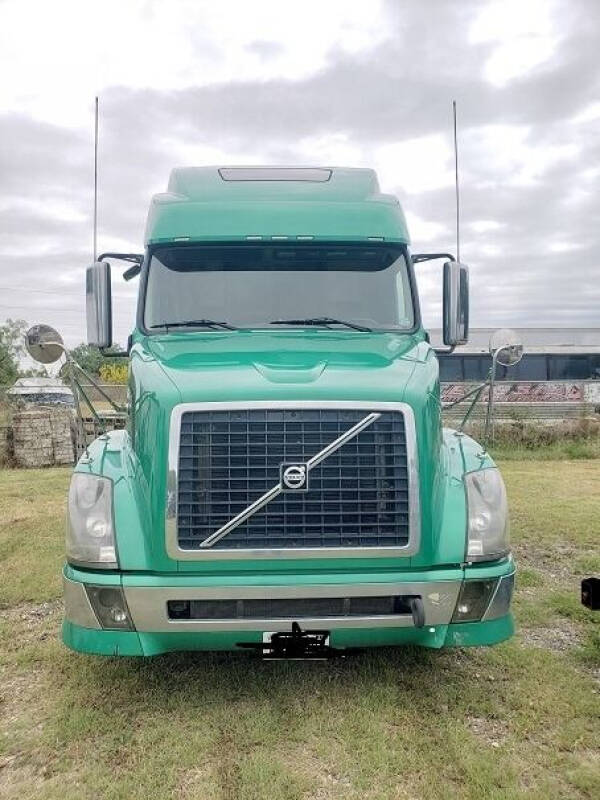 2011 Volvo VN