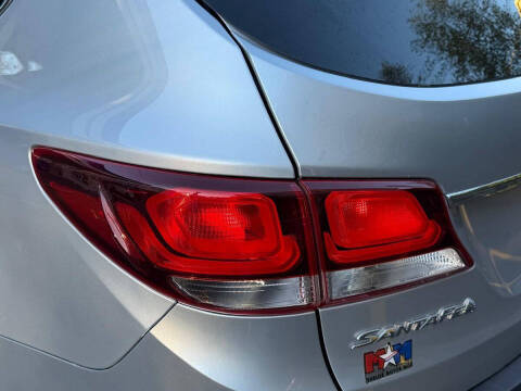 2017 Hyundai Santa Fe SE