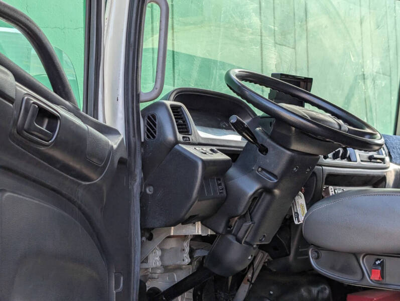 2015 Hino 268A
