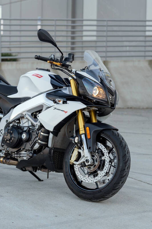 2015 Aprilia Tuono V4