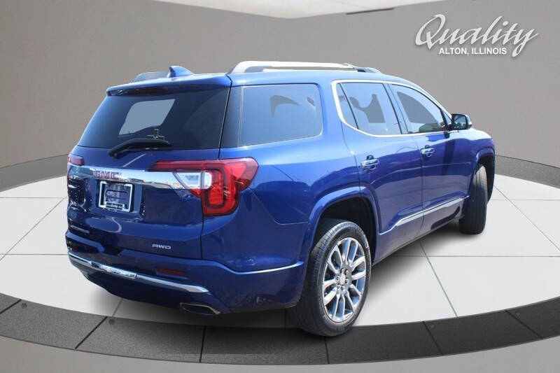 2023 GMC Acadia Denali