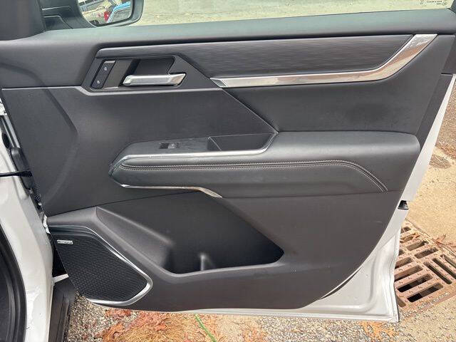 2024 GMC Acadia Elevation