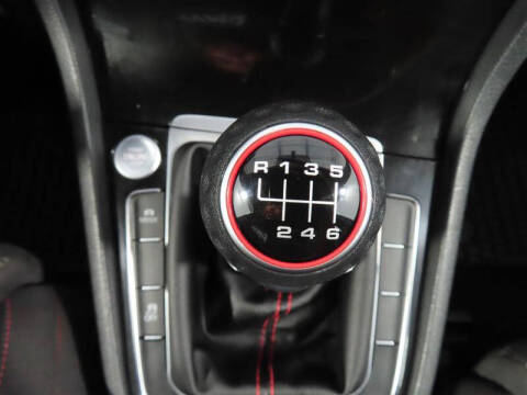 2017 Volkswagen Golf GTI Sport