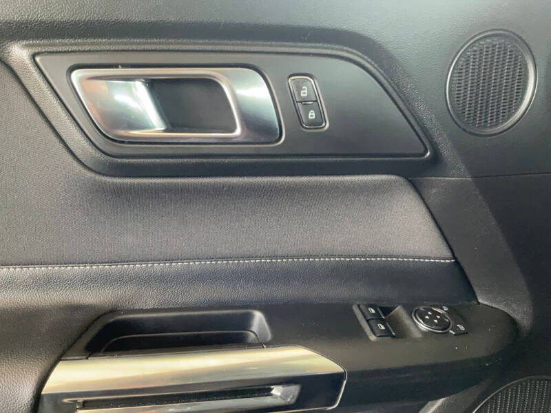 2021 Ford Mustang EcoBoost